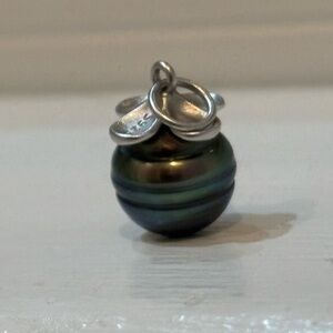 Black Tahitian Sterling Silver Pendant